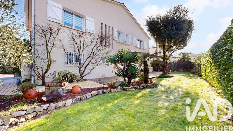 Maison - 206 m² - 8 pièces