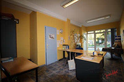 Bureau - 250 m² - 9 pièces