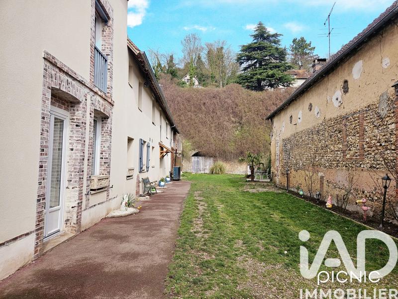 Maison - 202 m² - 7 pièces