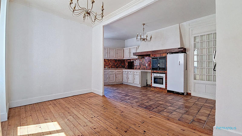 Appartement - 125 m² - 5 pièces