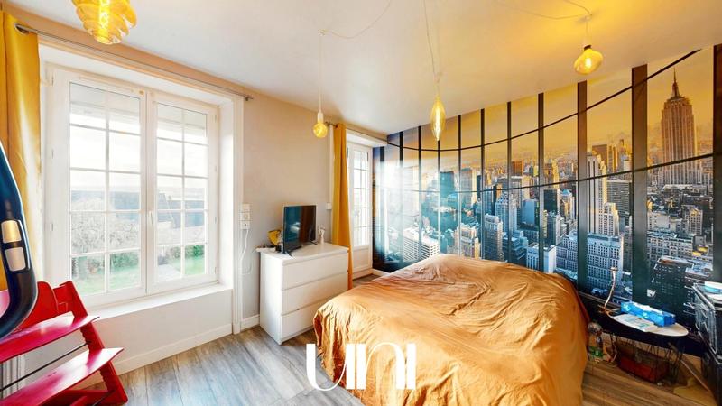 Maison - 184 m² - 7 pièces