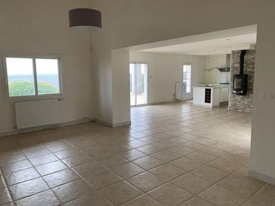 Maison - 147 m² - 6 pièces