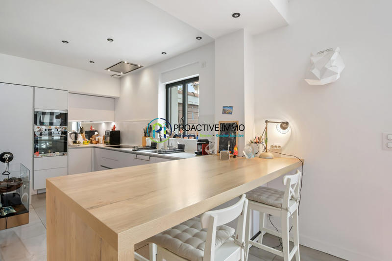 Appartement - 230 m² - 6 pièces