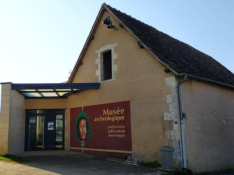 Atelier préhistoire : maquette d'hypocauste et décoration chez les Romains