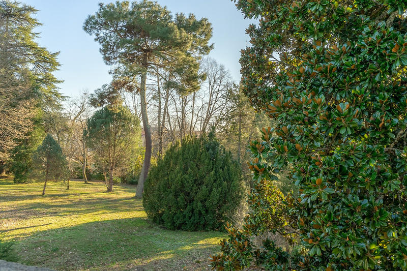 Maison - 270 m² - 7 pièces