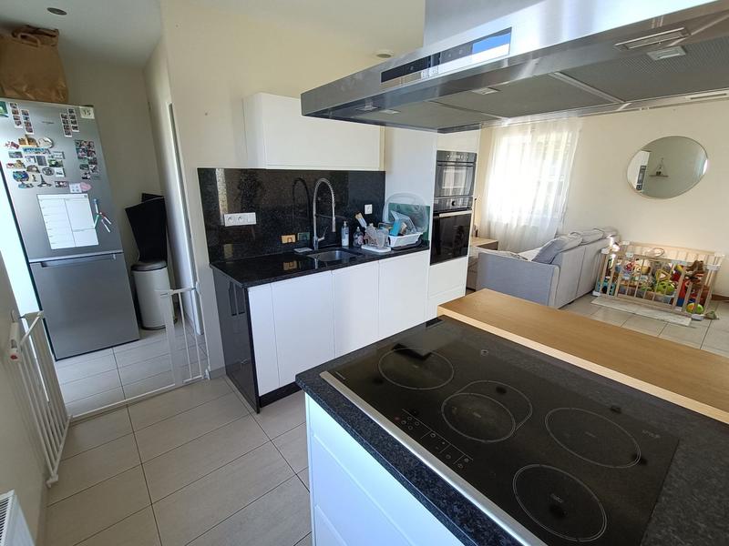 Maison traditionnelle - 82 m² - 4 pièces