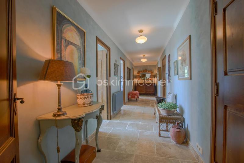 Maison - 292 m² - 7 pièces