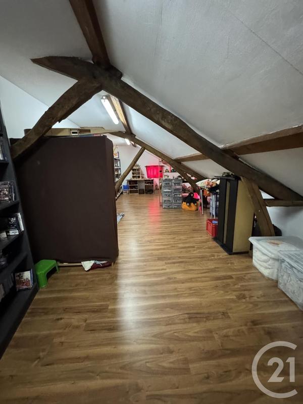 Maison - 210 m² - 7 pièces