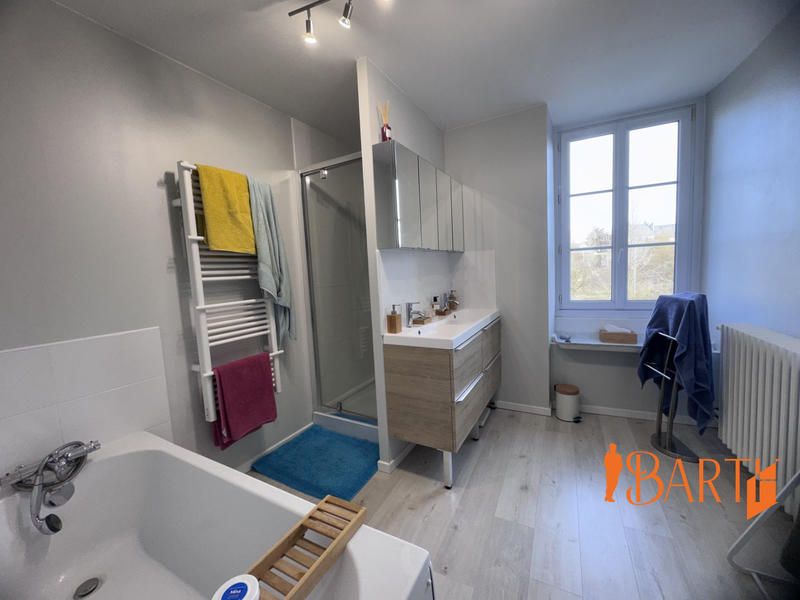 Maison ancienne - 317 m² - 7 pièces