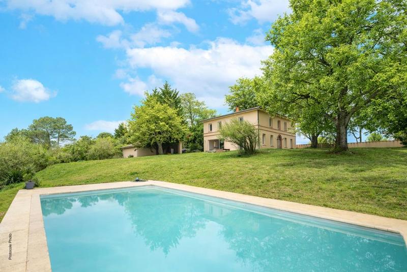 Maison - 245 m² - 6 pièces