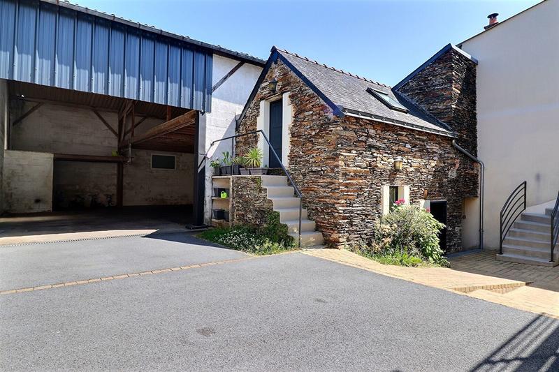 Maison - 201 m² - 8 pièces