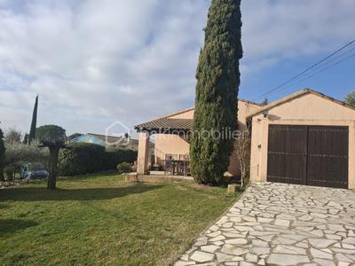 Maison traditionnelle - 1 260 m² - 6 pièces