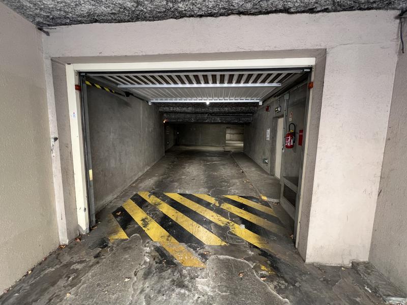 Parking / Garage - 14 m²