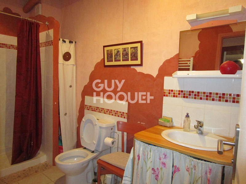 Maison - 180 m² - 8 pièces