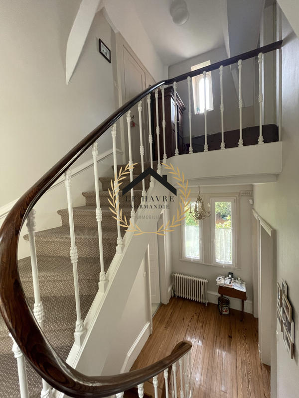 Maison - 170 m² - 8 pièces