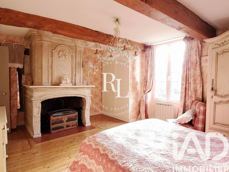 Maison - 335 m² - 13 pièces