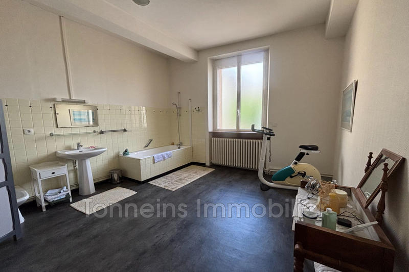 Maison - 240 m² - 7 pièces