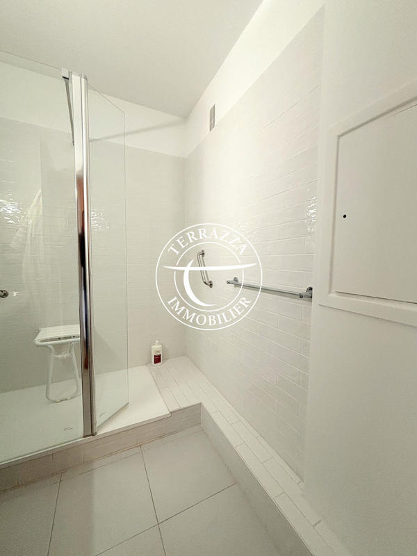 Appartement - 100 m² - 3 pièces