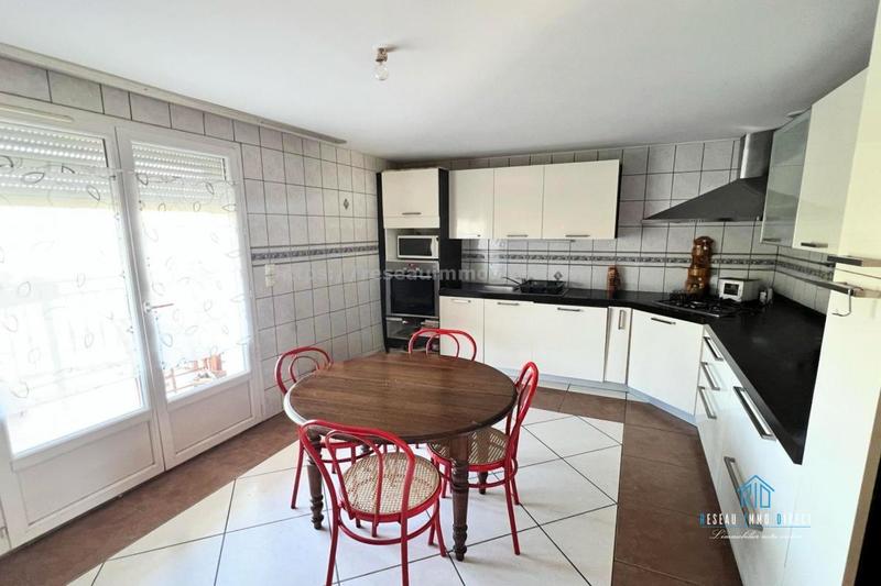 Maison traditionnelle - 155 m² - 6 pièces