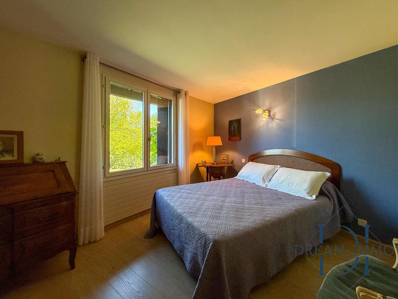 Maison - 210 m² - 8 pièces