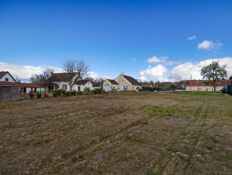 Terrain constructible - 1 600 m²