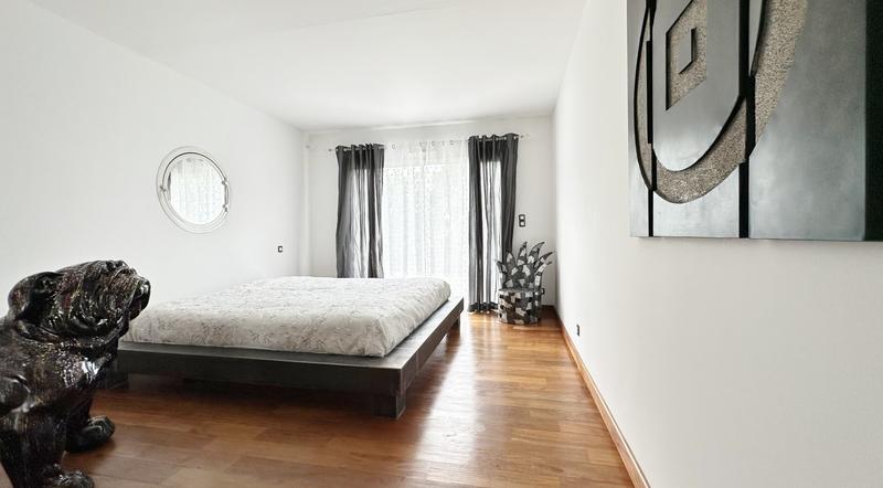 Maison d'architecte - 266 m² - 7 pièces