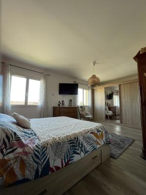 Maison - 218 m² - 6 pièces