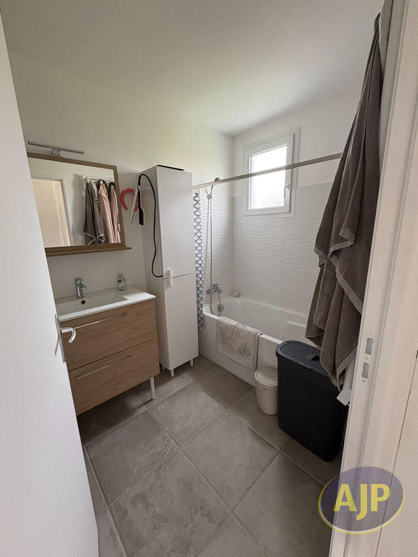 Maison - 80 m² - 3 pièces