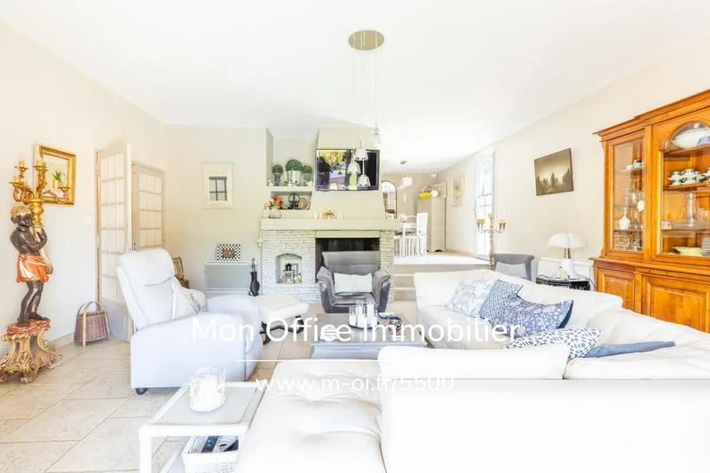 Maison traditionnelle - 145 m² - 5 pièces