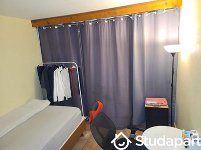 Chambre - 12 m² - 1 pièce