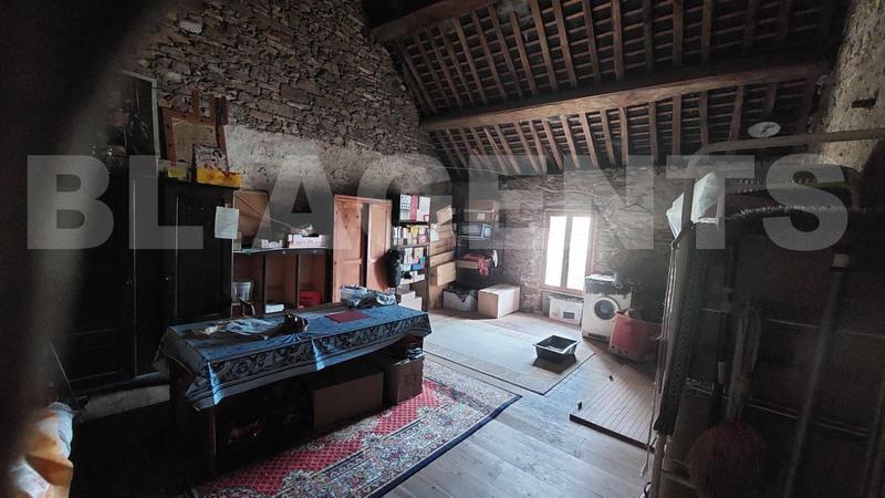 Maison en pierre - 140 m² - 4 pièces