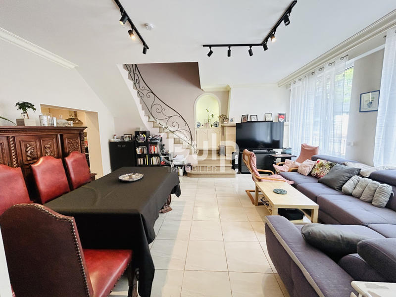 Maison - 150 m² - 7 pièces