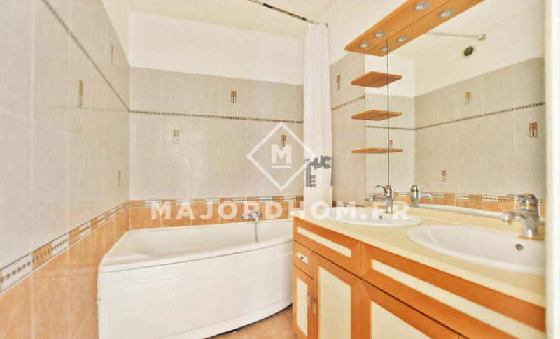 Appartement - 77 m² - 4 pièces