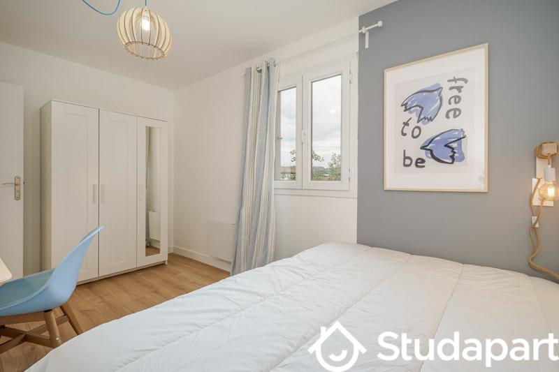 Chambre - 13 m² - 1 pièce