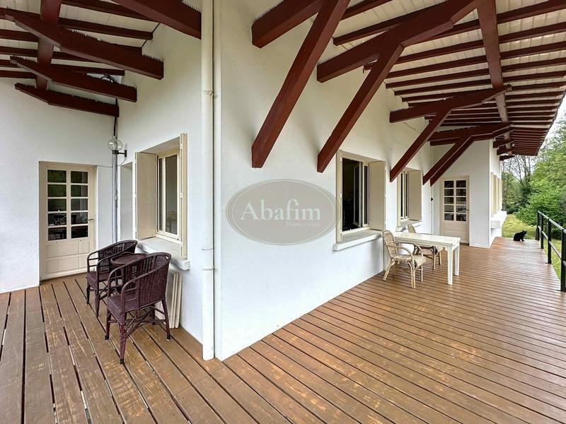 Maison - 180 m² - 7 pièces