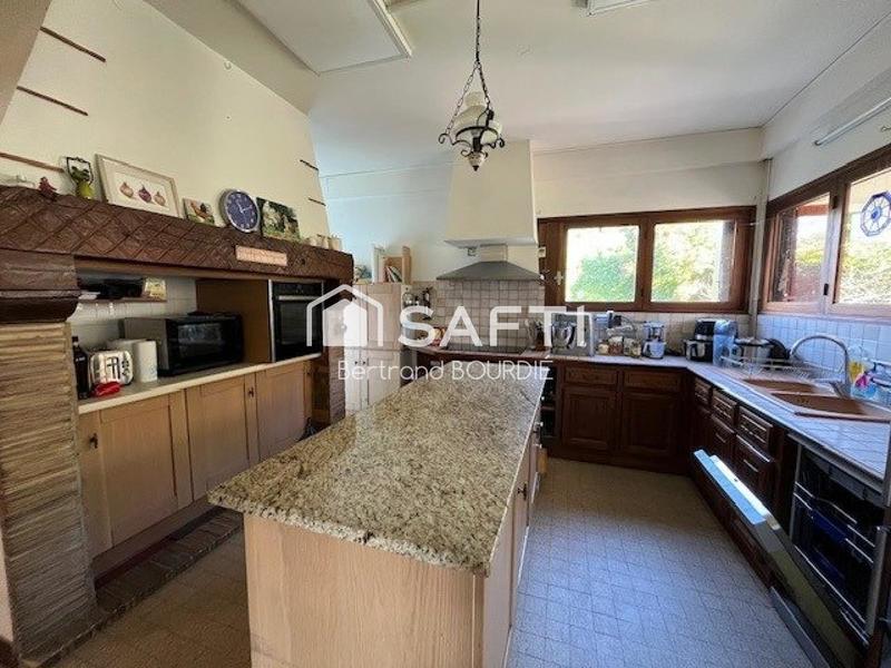 Maison - 188 m² - 7 pièces