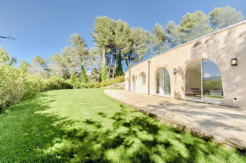 Villa - 540 m² - 13 pièces