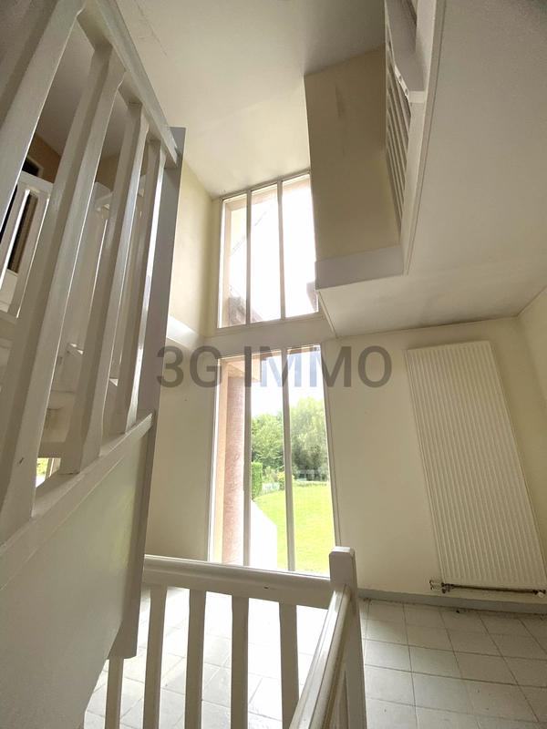 Propriété - 360 m² - 8 pièces