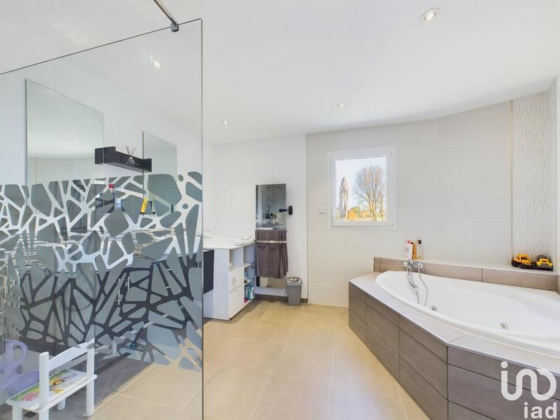 Maison - 144 m² - 5 pièces