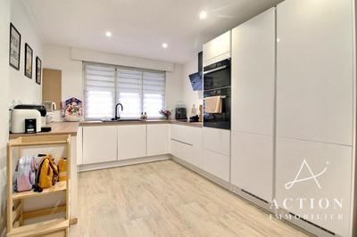 Maison - 122 m² - 4 pièces