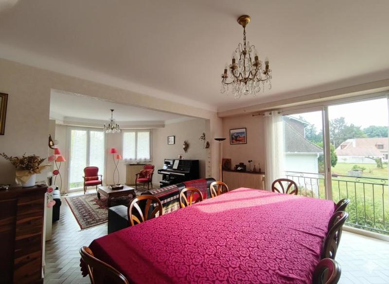 Maison - 277 m² - 6 pièces