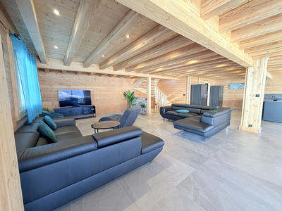 Châlet - 339 m² - 10 pièces