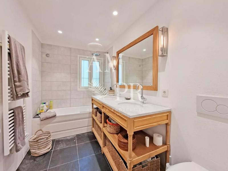 Maison - 290 m² - 7 pièces