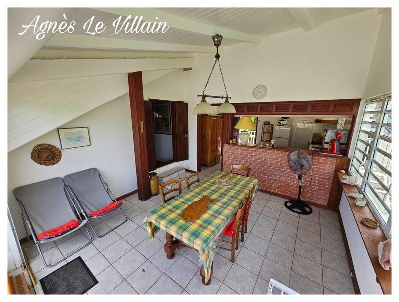 Maison - 234 m² - 12 pièces