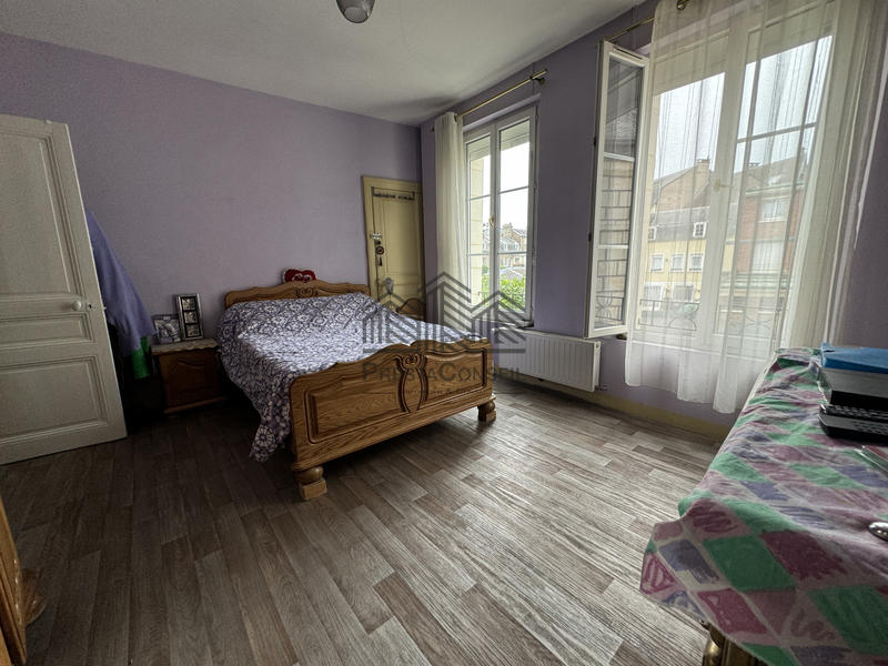 Maison - 166 m² - 7 pièces