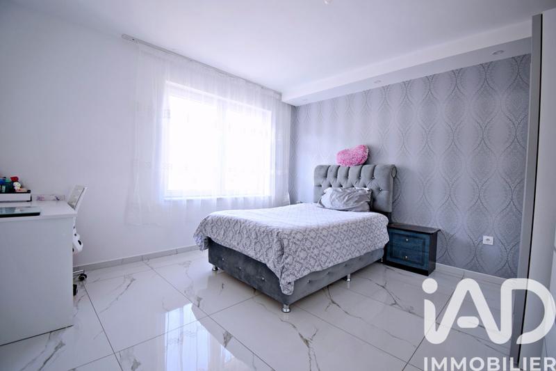 Maison - 211 m² - 8 pièces