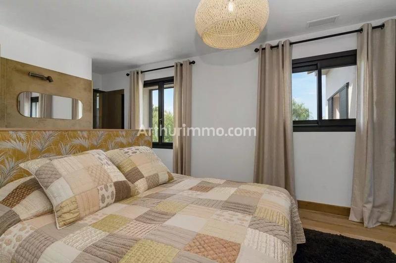 Maison - 180 m² - 6 pièces