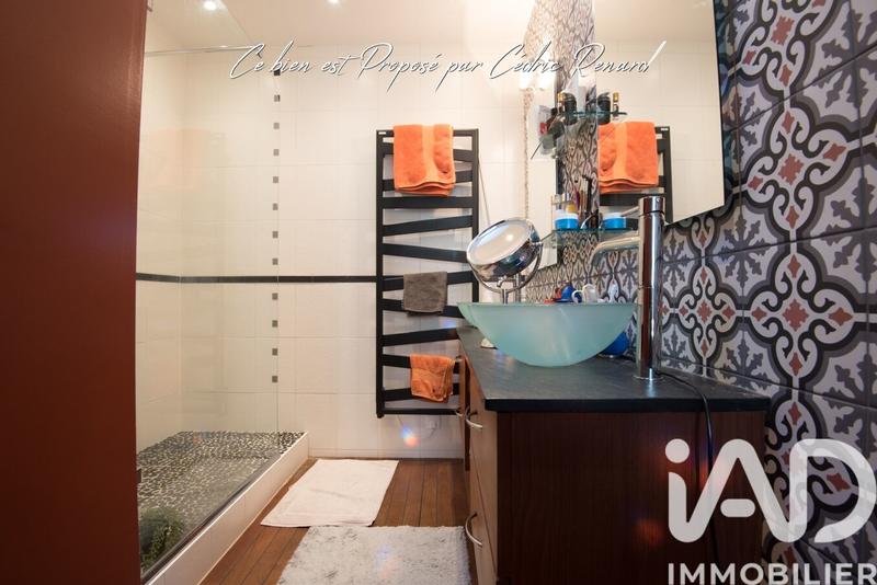 Maison - 225 m² - 10 pièces