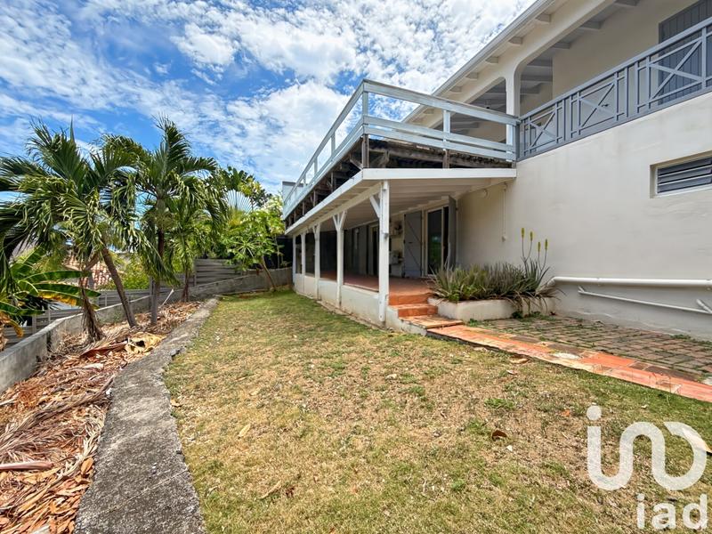 Maison - 200 m² - 6 pièces