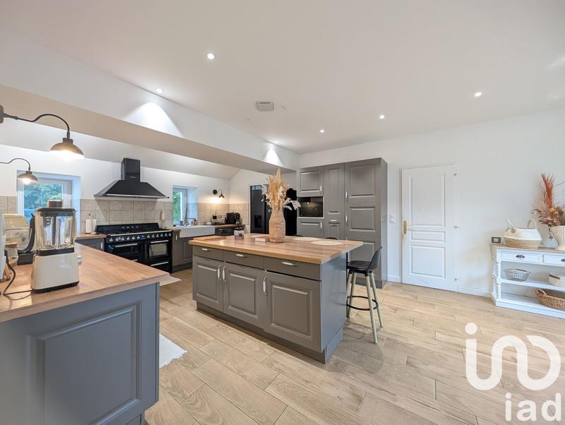 Maison - 286 m² - 10 pièces